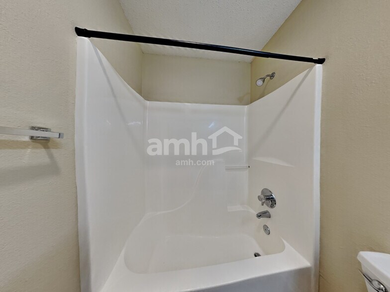 Building Photo - 7703 Vincent Ct