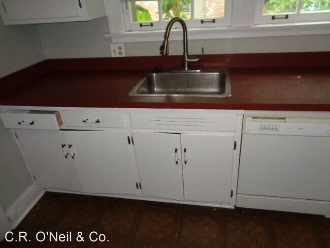 Building Photo - 4 br, 2.5 bath House - 2131 Iuka Avenue