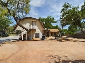 Building Photo - 321 W Park St