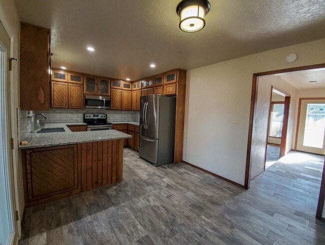 Building Photo - 3 bedroom 2 bath home in Shawnee