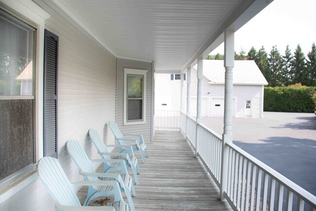 Building Photo - 39 Sugarloaf St