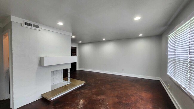 Building Photo - 3701 NW 60th St