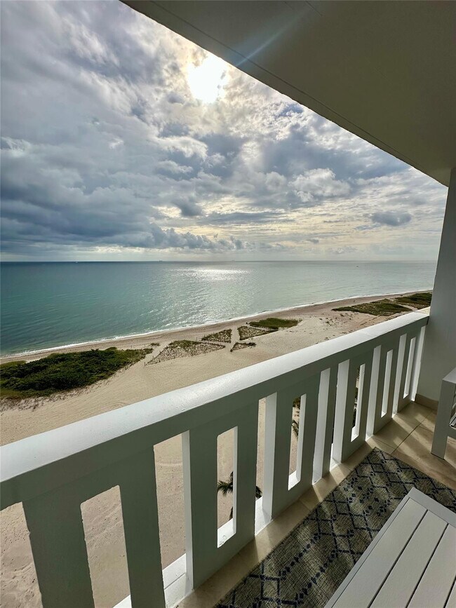 Building Photo - 1012 N Ocean Blvd