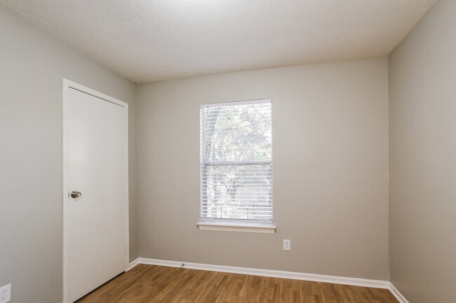 Building Photo - 5026 Creek Shadows Dr