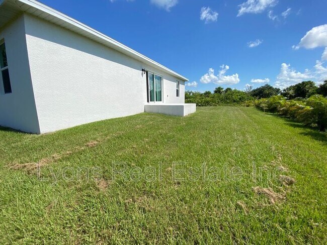 Building Photo - 126 Smallwood Rd