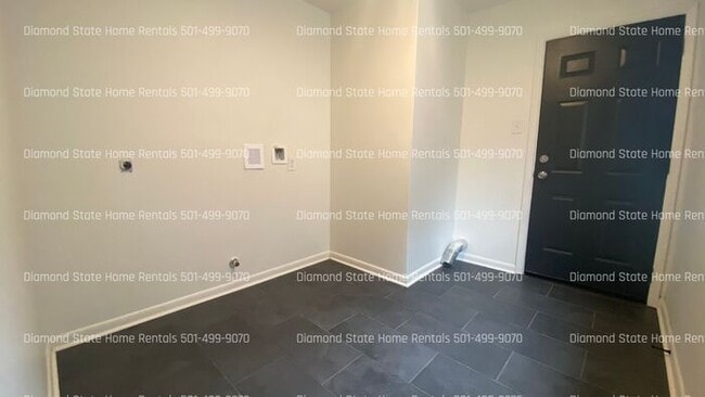 Building Photo - 9601 Labette Dr