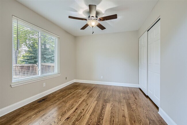 Building Photo - Evolve Real Estate: Amazing 4 Bdr/4 Bath +...