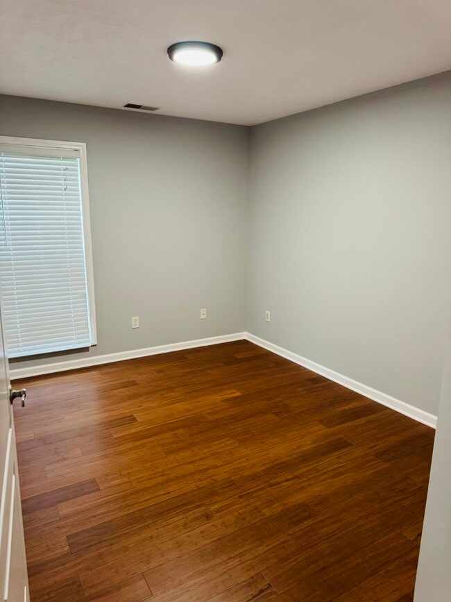 Building Photo - 560 Old Humboldt Rd