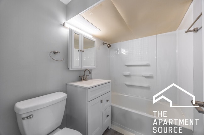 Building Photo - 7225 E Prairie Rd