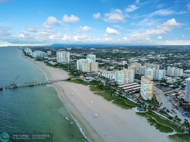 Building Photo - 305 N Pompano Beach Blvd