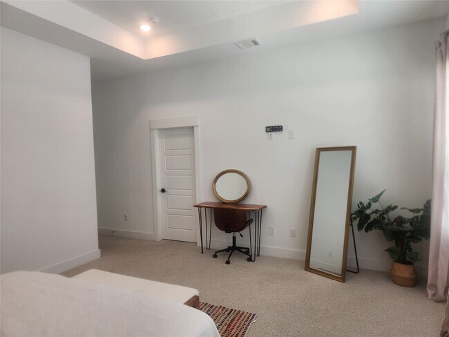 Building Photo - 5831 Highland Sky Ln