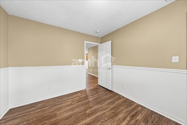 Building Photo - 2521 Monarchy Ln