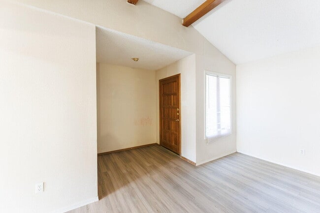 Building Photo - 5809 Emory St