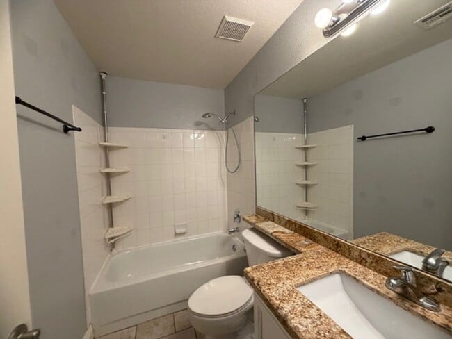 Building Photo - GORGEOUS 4 BEDROOM SINGLE STORY HOME