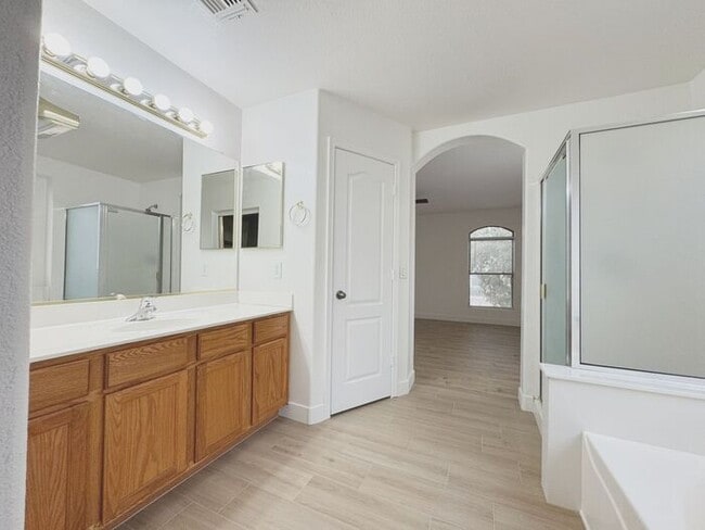 Building Photo - MOVE IN SPECIALS!! 15 DAYS RENT FREE!! Wonderful large, 4 br 2.5 ba family home in Johnson Ranch