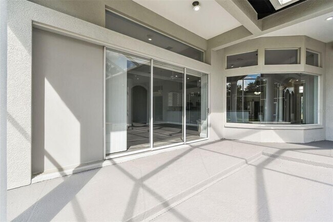 Building Photo - 6644 Country Club Rd