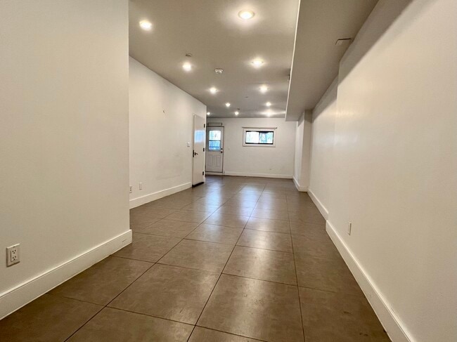 Building Photo - 162 W 120th St