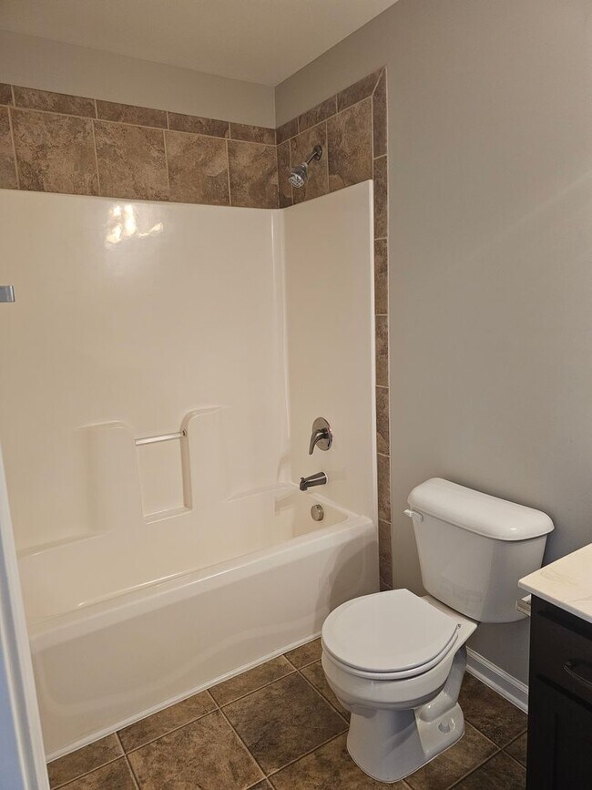 Building Photo - Marvelous 3 Bedroom Home in Lexington Plantation!