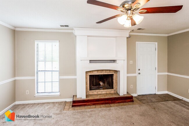 Building Photo - 3 br, 2 bath House - 814 Hackberry Dr