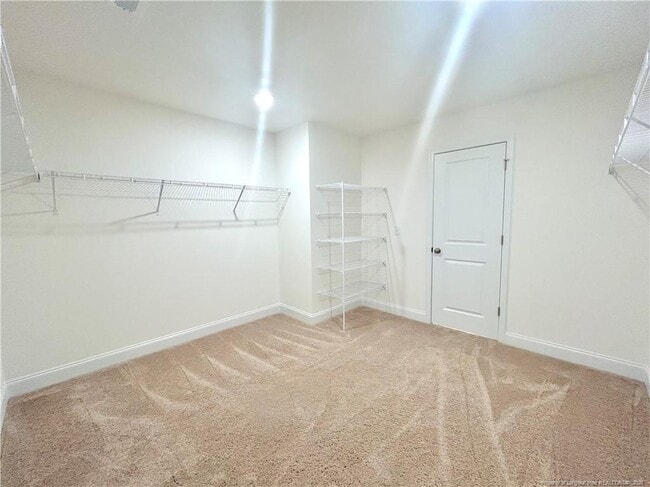 Building Photo - 282 Creekhaven Dr