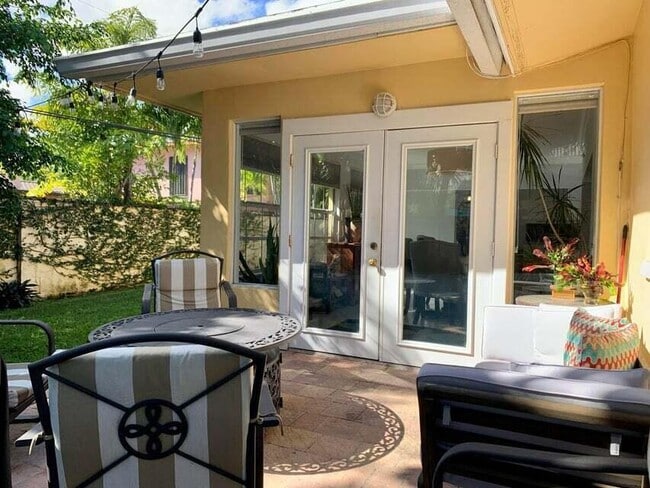 Building Photo - 3230 Aqua Vista Dr