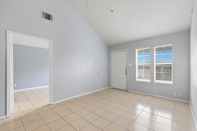 Building Photo - 7625 Windsor Oaks