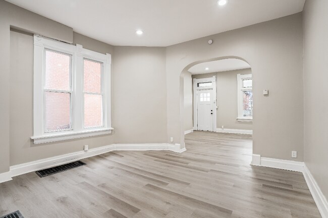 Building Photo - 163 Martin Ave