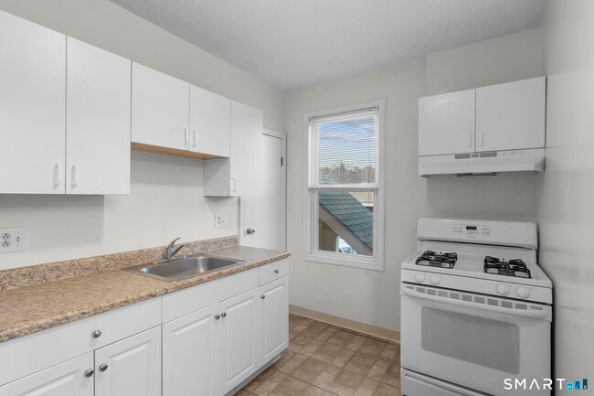 Building Photo - 18 Kelley St