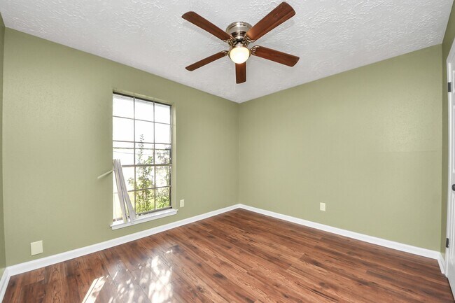 Building Photo - 20411 Jasperwood Ln
