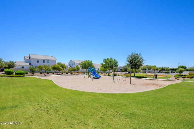 Building Photo - 542 E Bamboo Ln