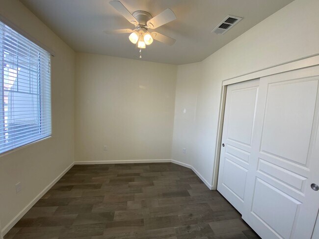 Building Photo - Tulare home coming soon!