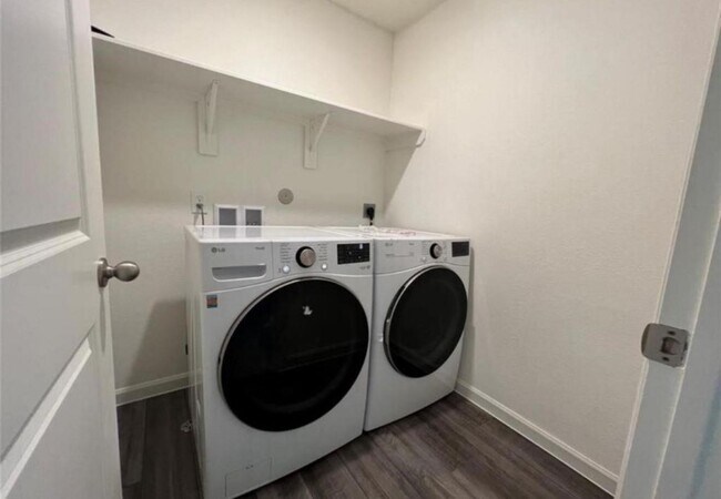 Building Photo - 1064 Water Oak Ln