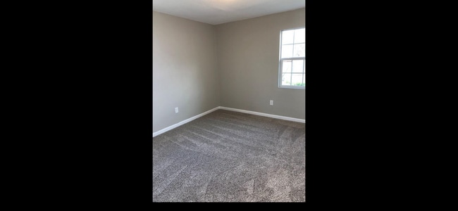 Building Photo - 404 E 47th St