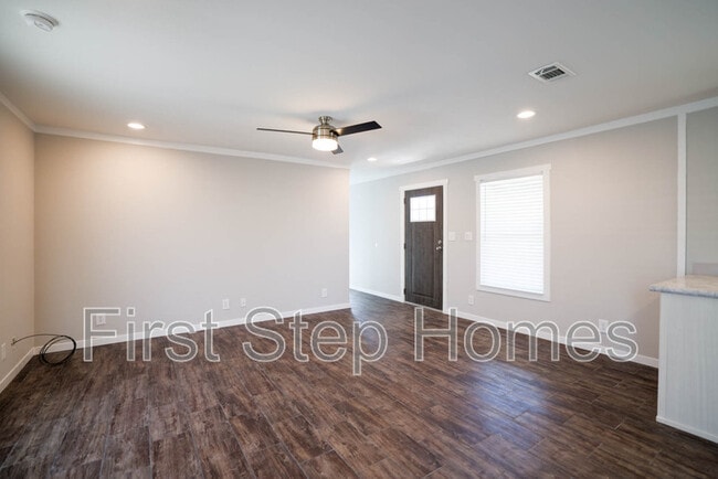 Building Photo - 133 Appaloosa Dr