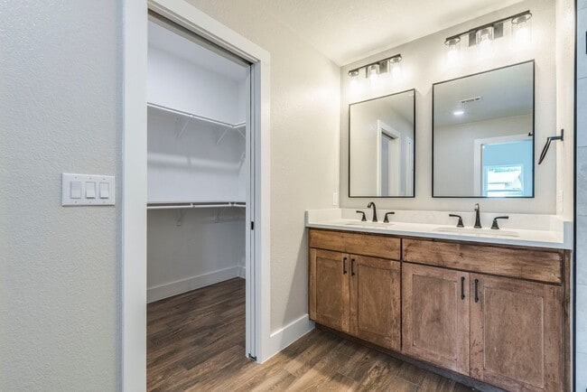 Building Photo - 3702 Tower View Ct