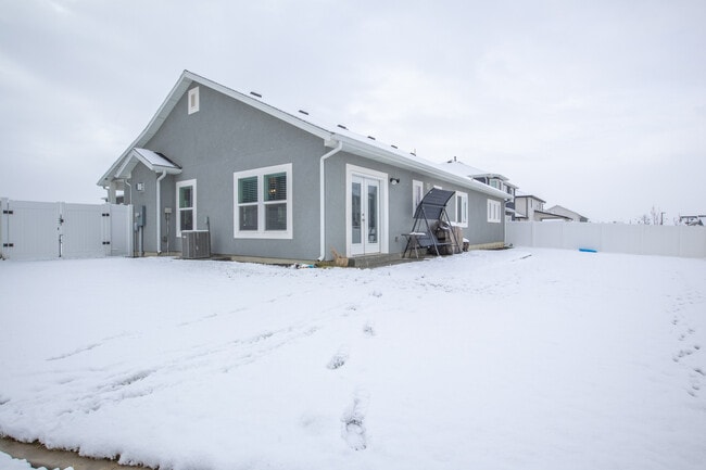 Building Photo - 2418 W Glover Ln