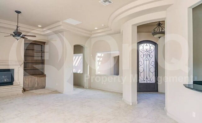 Building Photo - 2950 E Latham Way