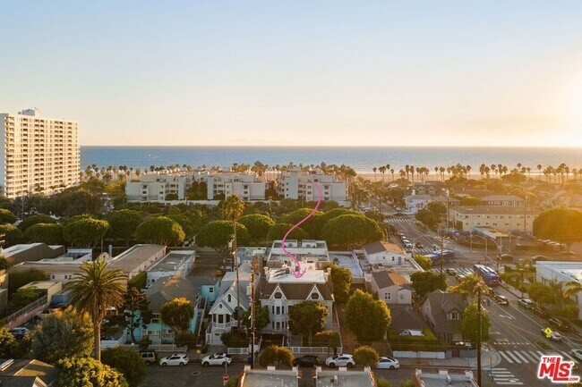 Building Photo - 2622 2nd St