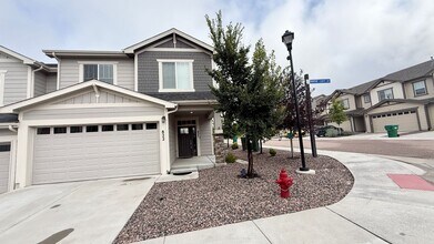 Building Photo - Stunning 3 Bedroom Townhome in Monument