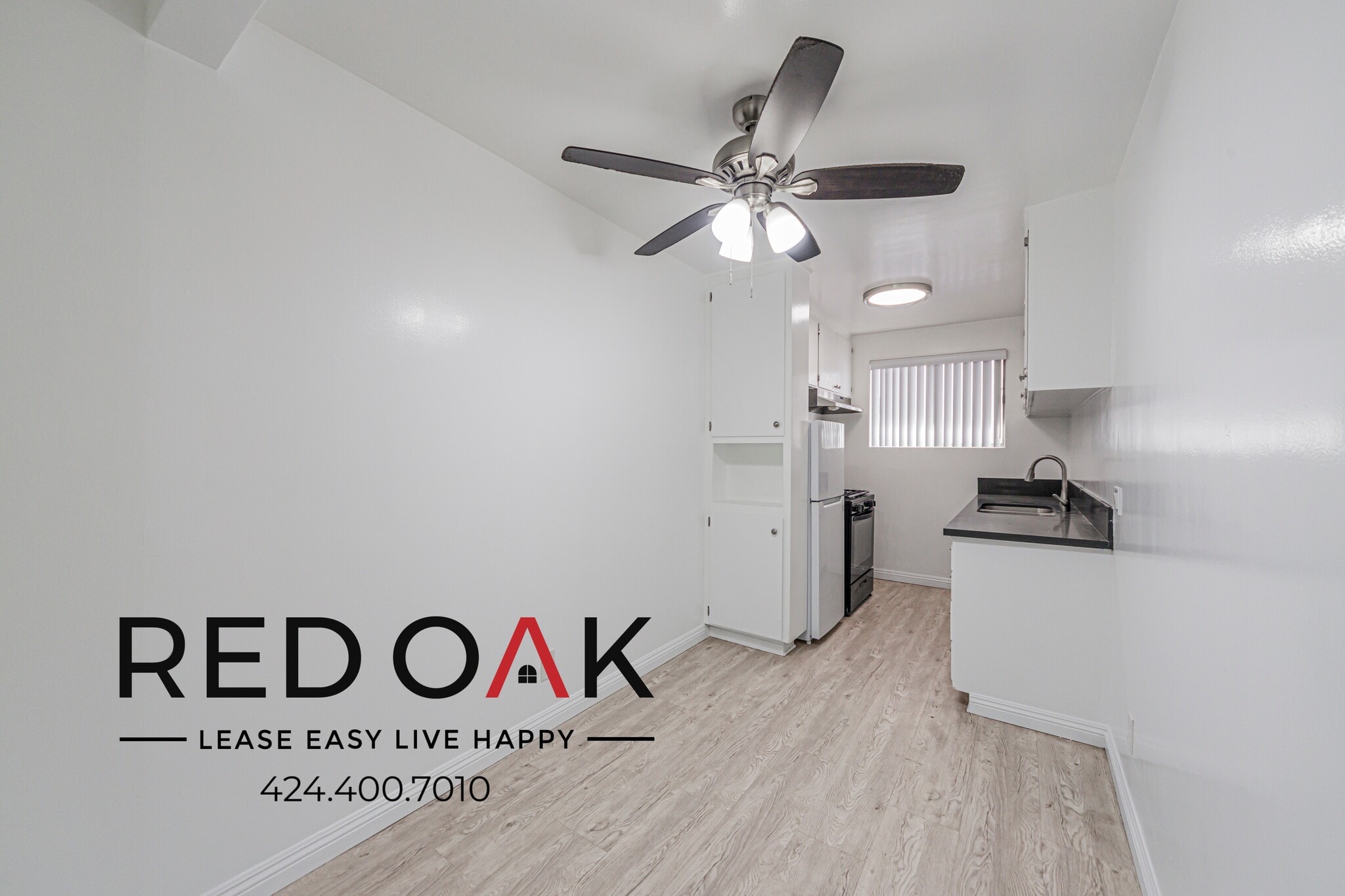 Building Photo - 12737 Moorpark St