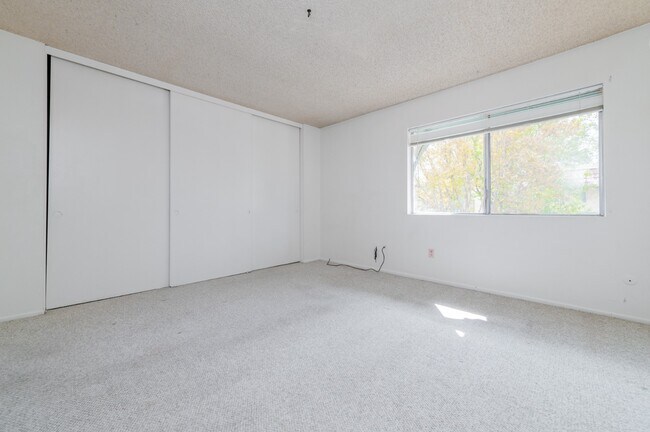 Building Photo - 2533 Colgate Way