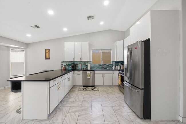 Building Photo - 31115 Whispering Palms Trail