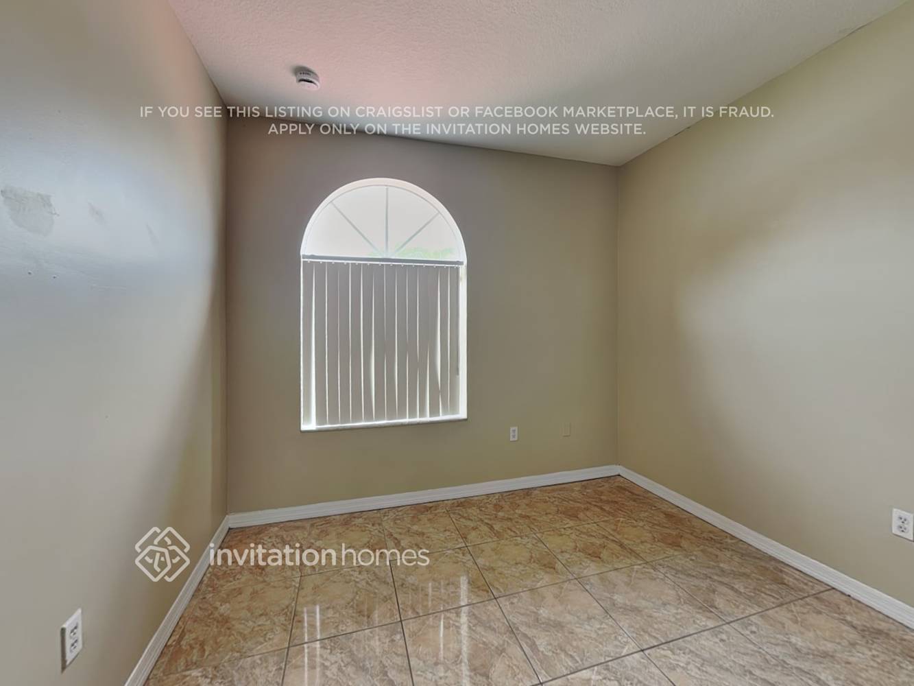 Building Photo - 5851 SW 163rd Pl