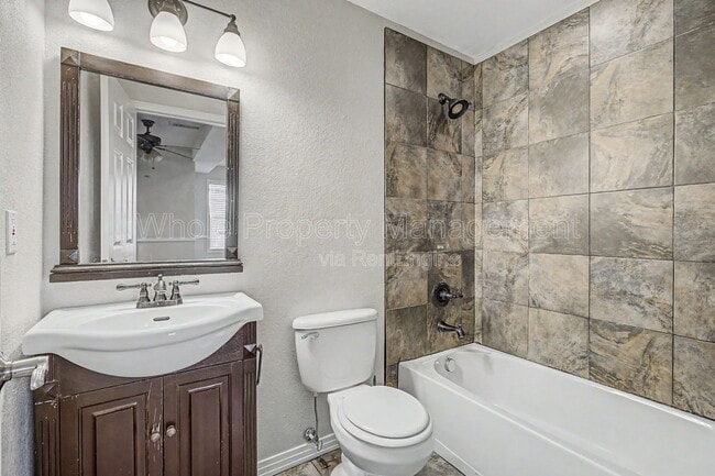 Building Photo - 9558 Pearl Cir