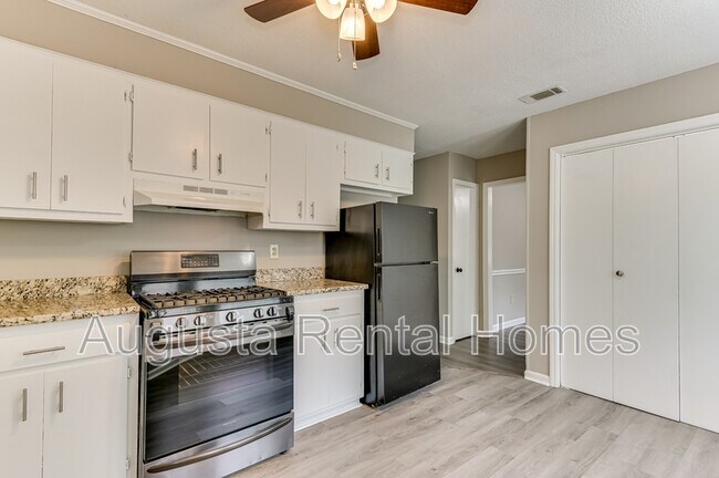 Building Photo - 2960 Glenn Hills Dr