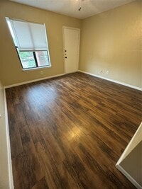 Building Photo - 139 Elm St