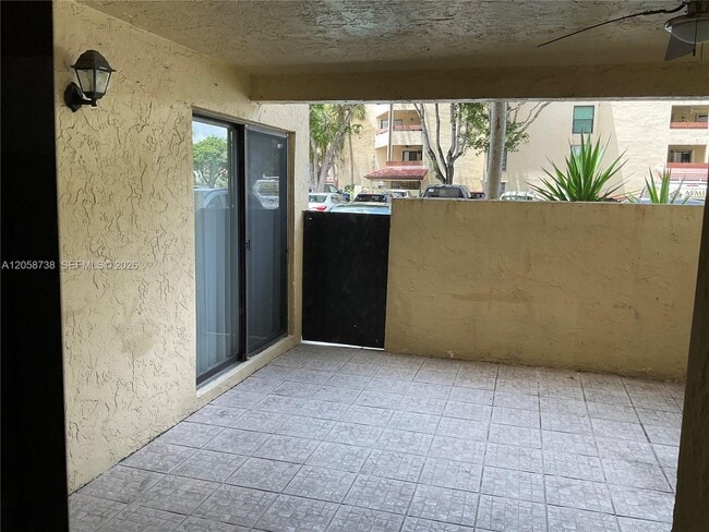 Building Photo - 8860 SW 123rd Ct