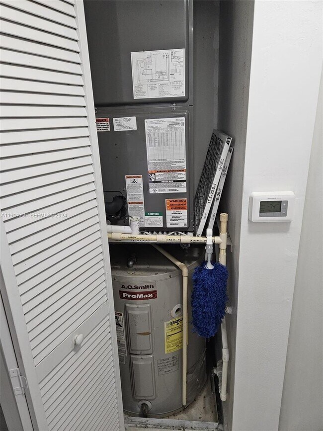 Building Photo - 2775 NE 187th St