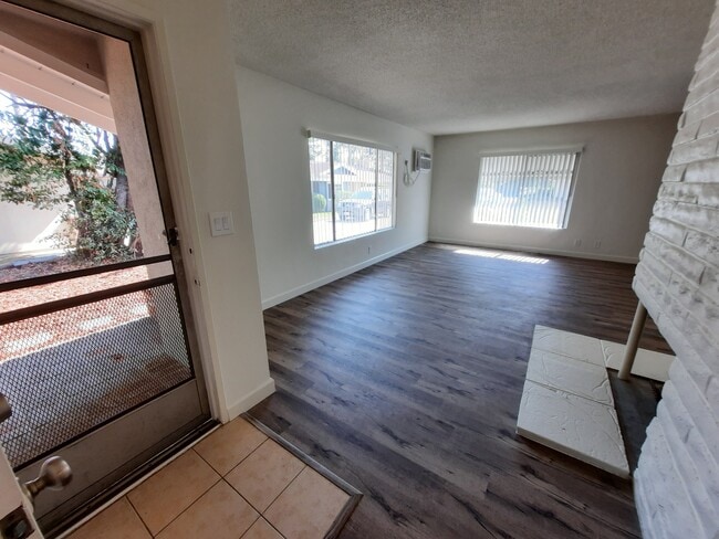 Building Photo - 9135 Arcadia Ave