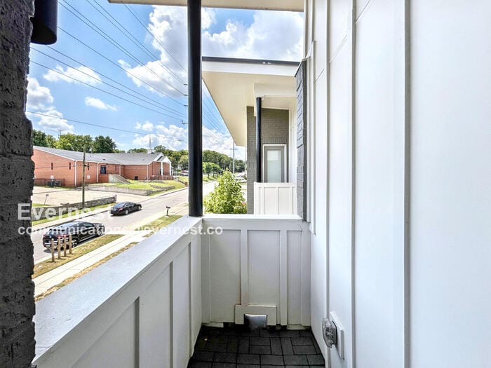 Building Photo - 1930 Herman St